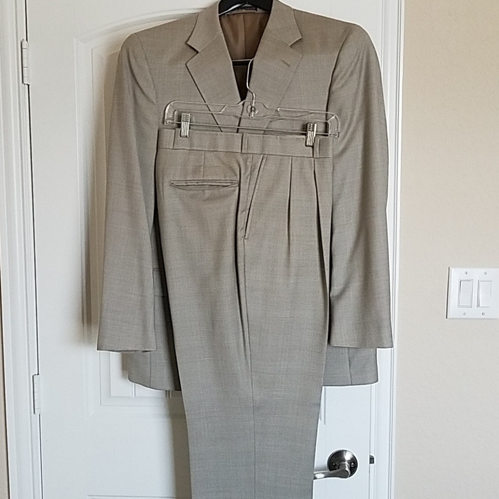 IZOD Men's business suit